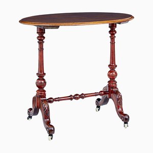 Table d'Appoint Ovale Victorienne en Noyer, 19e Siècle