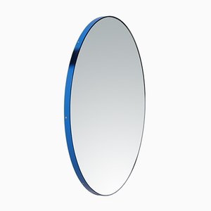 Kleiner Orbis Spiegel mit blauem Rahmen von Alguacil & Perkoff