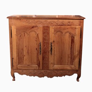 Buffet antiguo de madera de peral