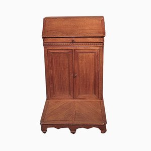 Mueble antiguo de roble