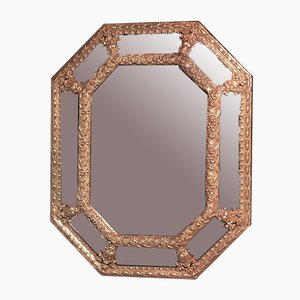 Espejo antiguo octogonal de latón en relieve