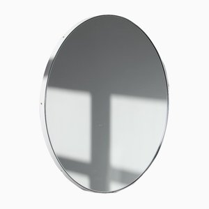 Mittelgroßer runder Orbis Spiegel mit weißem Rahmen von Alguacil & Perkoff Ltd