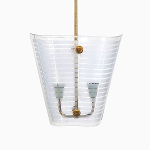 Lámpara colgante de vidrio opalino y latón, años 50