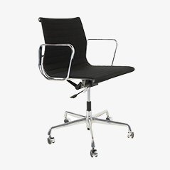 EA 117 Office Chair by Charles & Ray Eames for Vitra