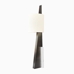 Cut Triangle II Stehlampe mit Marmorelement von Square In Circle