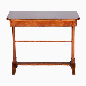 Mesa auxiliar Biedermeier austriaca pequeña de fresno, década de 1840