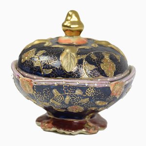 Bigiotteria del periodo Meiji in porcellana, Giappone, anni '20, set di 2