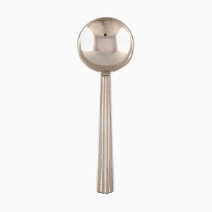 Cucharas Bouillon de plata esterlina grandes de Georg Jensen, años 40. Juego de 3