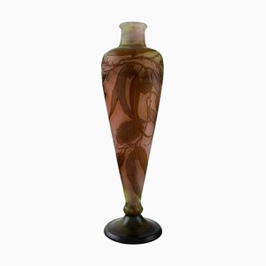 Braun glasierte Vase aus Milchglas von Emile Gallé, 1910