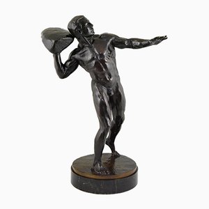 Sculpture Antique de Homme Nu et Pierre en Bronze par Hugo Siegwart