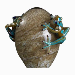 Egg Sculpture in Glass with Frogs from VGnewtrend