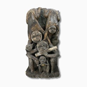 Escultura de monos de piedra