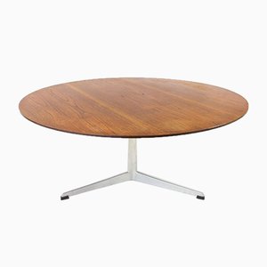 Tavolino da caffè in teak su base a tre gambe in alluminio di Arne Jacobsen per Fritz Hansen