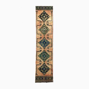 Türkischer Vintage Tribal Teppich in Rosa & Grün in Distressed Wooden