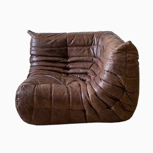 Sedia angolare Togo in pelle marrone scuro di Michel Ducaroy per Ligne Roset