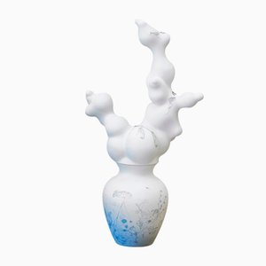 Vase Blossoms Blanc avec Trous par Studio Wieki Somers