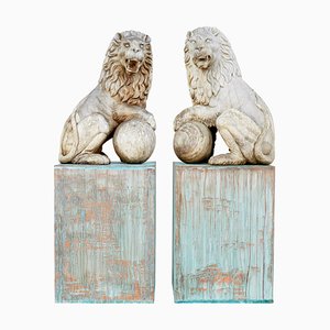 Lions Sculptés en Bois Massif, Set de 2