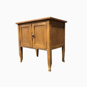 Credenza in pino dipinto, inizio XX secolo