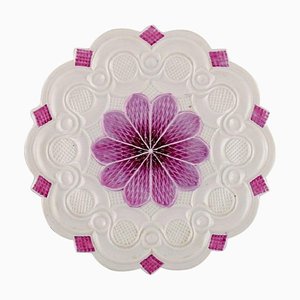 Plato Meissen antiguo con motivo floral y decoración morada, siglo XIX