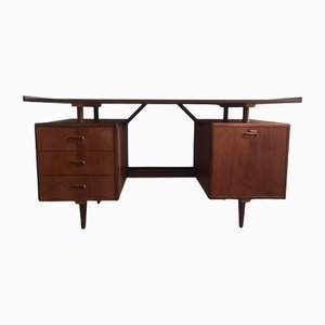 Mid-Century Executive Schreibtisch aus Teak