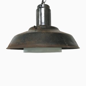 Lampe à Suspension Industrielle en Métal et Verre Opalin, 1960s