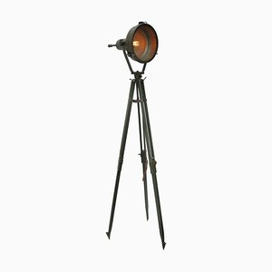 Industrielle Vintage Stehlampe aus Holz, grünem Metall und Glas mit Dreifuß