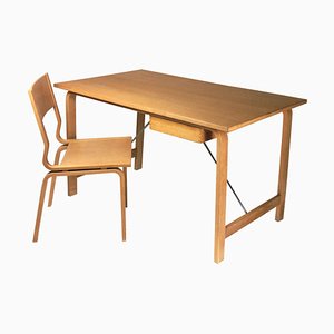 Dänischer Saint Catherines Schreibtisch & Stuhl aus Eichenholz von Arne Jacobsen für Fritz Hansen, 1960er, 2er Set