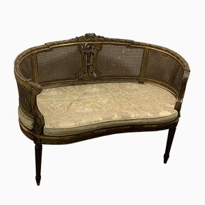 Kleines Antikes Französisches Gold Lackiertes Sofa