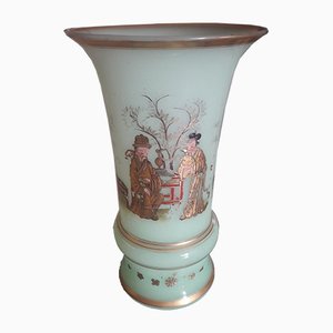 Antike französische Opalglasvase