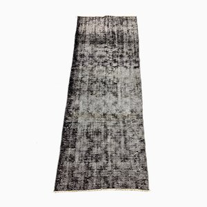 Türkischer Distressed Vintage Überfärbter Läufer Teppich aus Schwarzer Wolle