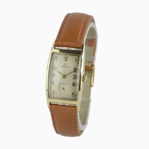 Montre à Boîtier Rectangulaire en Or de Omega, 1940s