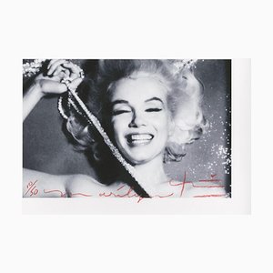 Marilyn Monroe the Last Sitting Pearls 2 von Bert Stern, 2011
