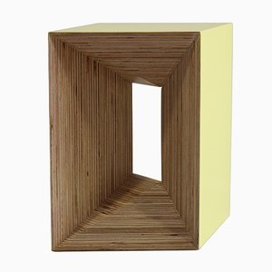 Taburete Plywoood Stool amarillo de Studio Deusdara