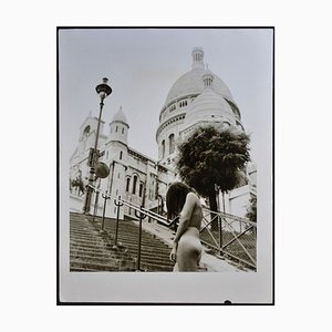 Desnudo Parisino en frente del Sagrado Corazón, años 70