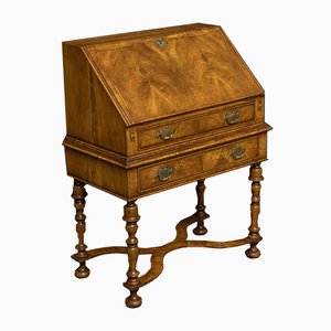 Secretaire antico in stile William e Mary in legno di noce