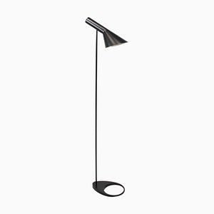 Lámpara de pie negra de Arne Jacobsen para Louis Poulsen