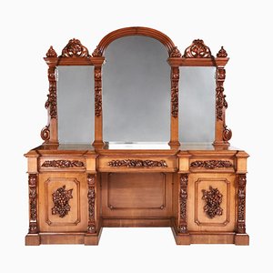 Credenza vittoriana in quercia intagliata, XIX secolo