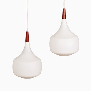 Lampes à Suspension Mid-Century en Verre Opalin et en Teck de Holmegaard, Danemark, 1960s, Set de 2