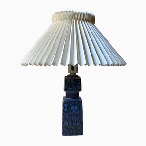 Lampada da tavolo in ceramica blu di Nils Thorsson per Royal Copenhagen & Fog & Morup, anni '70