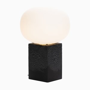 Lampada bassa Magma One in acetato bianco con base nera di Ferréol Babin