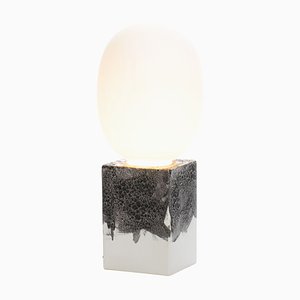 Lampada Magma One alta in acetato bianco con base bianca di Ferréol Babin