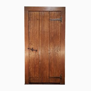 Tür aus Eiche mit Rahmen aus gemauertem Eichenholz aus dem 17. Jh