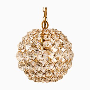 Lámpara colgante pequeña de latón chapado en oro y cristal de Palwa, años 60