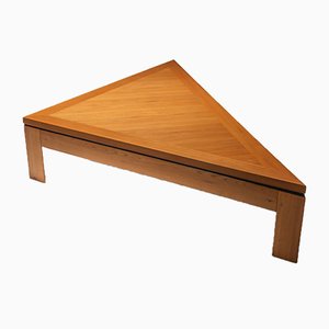 Mesa de centro francesa posmoderna triangular de olmo, años 70