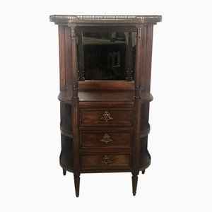 Mueble estilo Louis XV con superficie de mármol y galería de latón, años 20