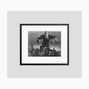 Impresión King Kong Archival Pigment enmarcada en negro