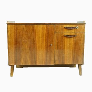 Credenza impiallacciata in noce di František Jirák per Tatra, anni '60