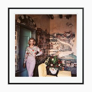 Harriet at Mougins Oversize C Print Encadré en Noir par Slim Aarons