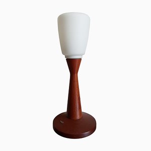 Moderne skandinavische Tischlampe aus Teak & Milchglas