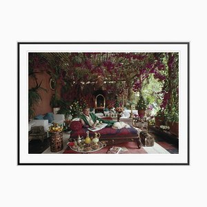 Adolfo De Velasco Oversize C Print Encadré en Noir par Slim Aarons